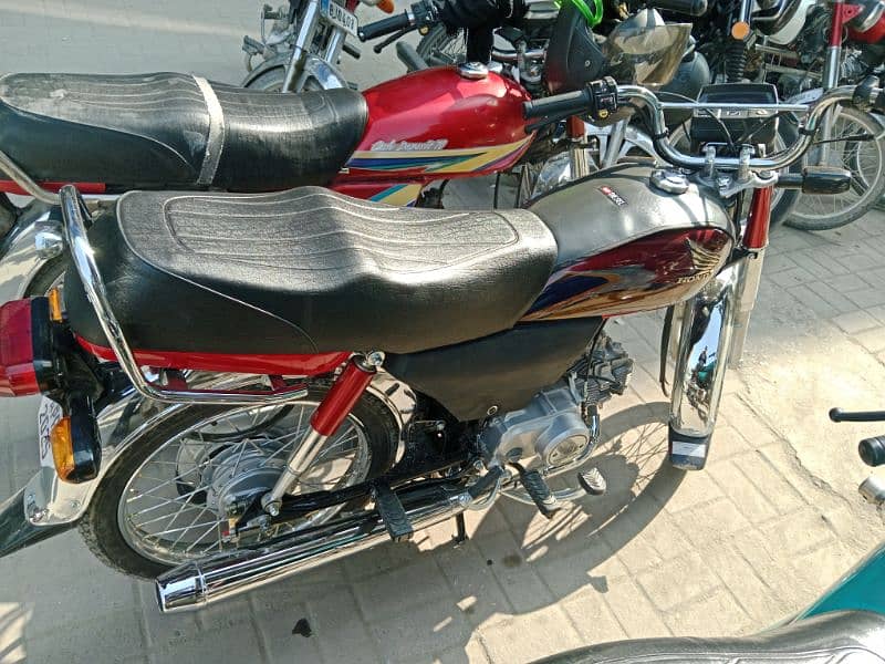 urgent sell Honda 70 need money 4