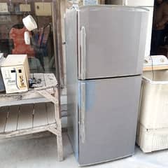 haier frige for sale midiam size