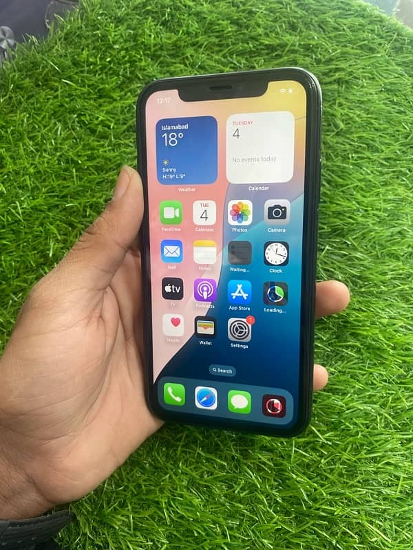 iphone xr  64gb 1