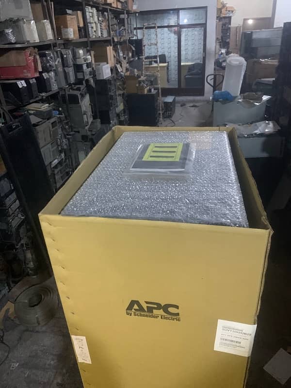 Apc SUVT 20 kva three phase in/out online ups 2