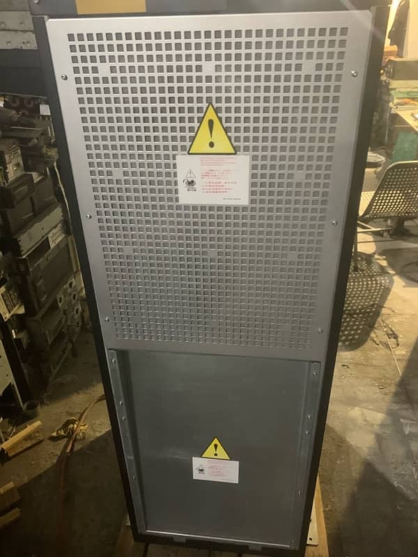 Apc SUVT 20 kva three phase in/out online ups 3