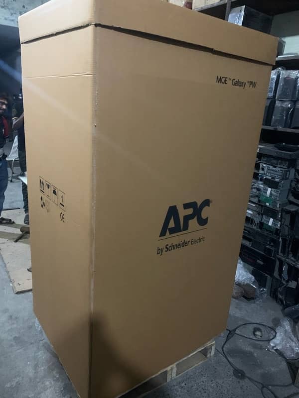 Apc SUVT 20 kva three phase in/out online ups 4