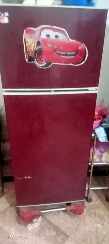 medium size fridge  only gas leak hai baqi ok hai 0