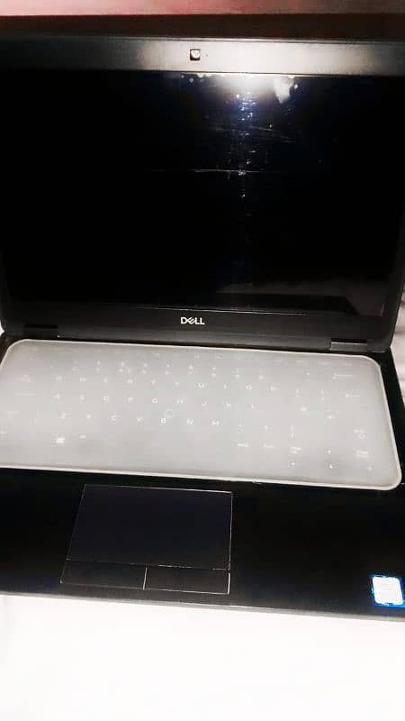 Dell Core i5 8th Gen laptop. 8Gb+128 Gb SSD 10\10 10