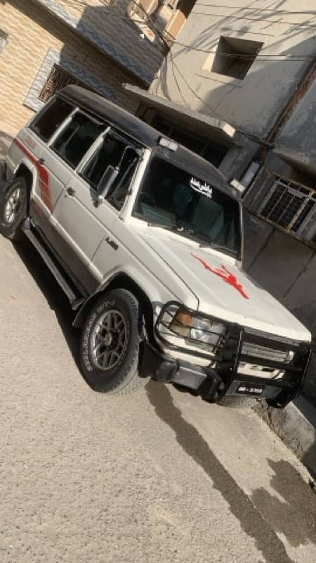 Mitsubishi Pajero 1989 0