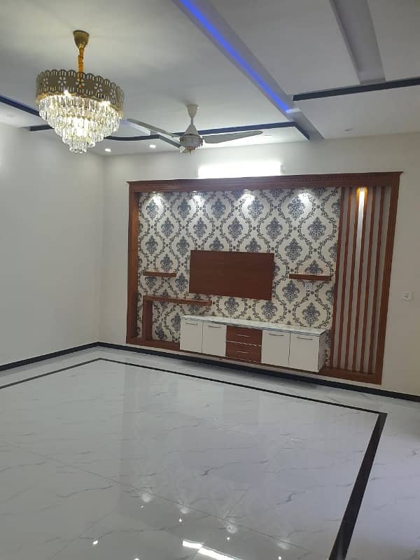 G-11/1 Brand New House 30x60, 70ft road for sale 11