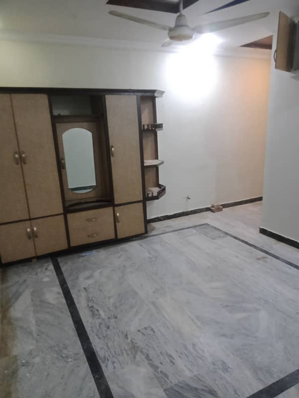 Upper portion for rent in G-11 only for haring 1