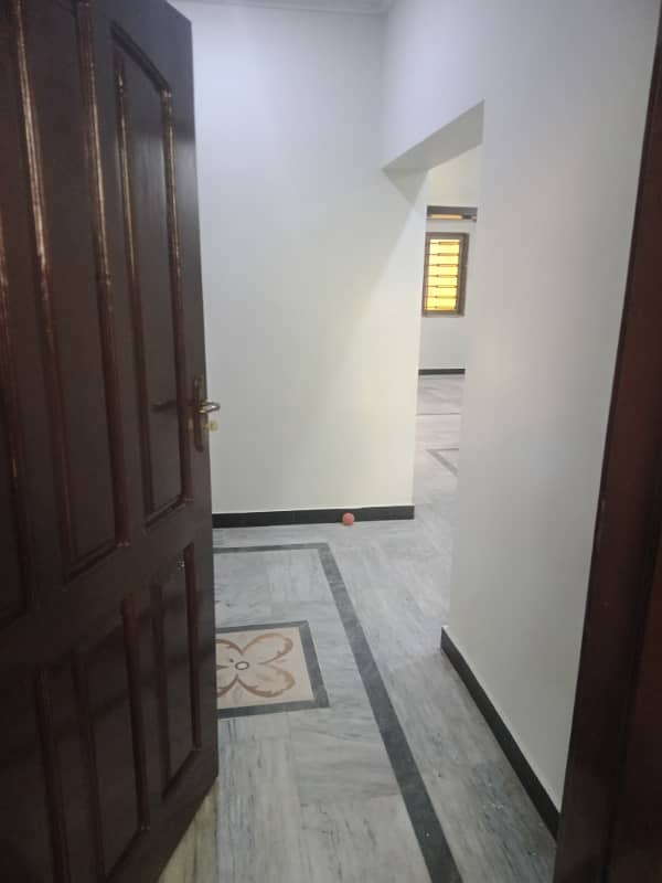 Upper portion for rent in G-11 only for haring 6