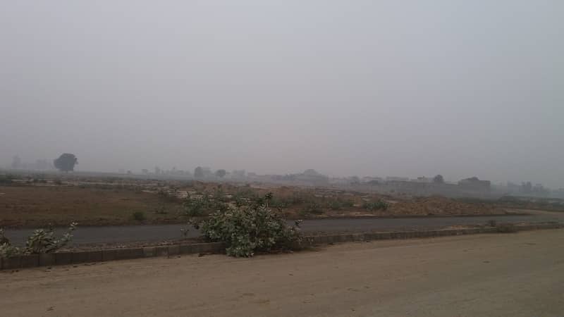 1 kanal plot for sale in DHA 9 Prism - Q Block, Lahore 2