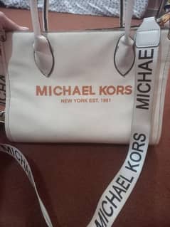 MICHEAL KORS WOMEN BAG + WITH CROSS BAG + JURAA