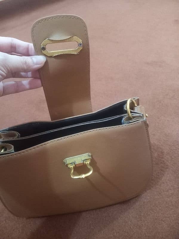 MICHEAL KORS WOMEN BAG + WITH CROSS BAG + JURAA 6