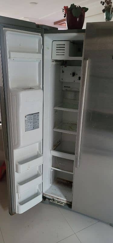 LG Double Door Freezer 1