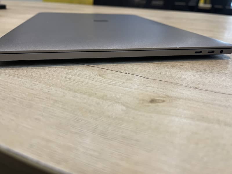 MacBook Pro 2019 Core i9 15 inch 5