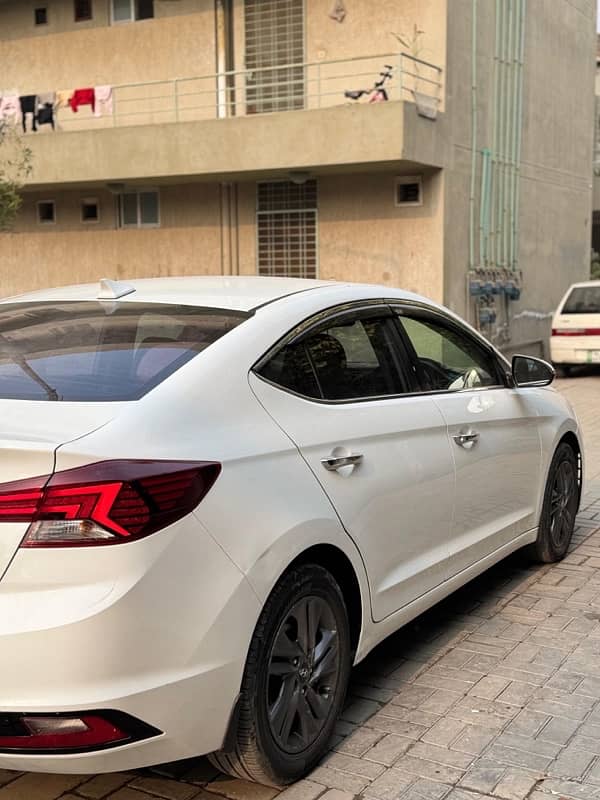 Hyundai Elantra 2022 6