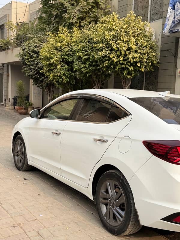 Hyundai Elantra 2022 10