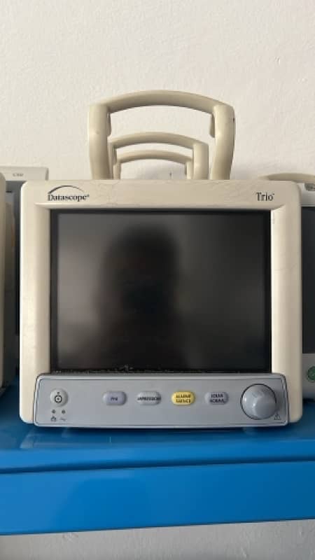 Cardiac / vital sign monitors monitor . . . 1