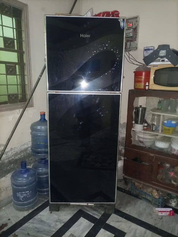 selling my fridge due  urgent need of money 0