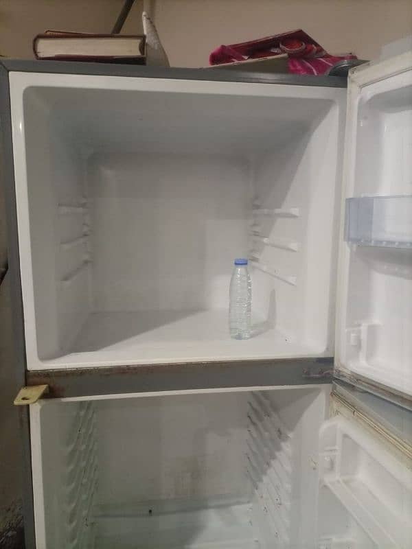 selling my fridge due  urgent need of money 2