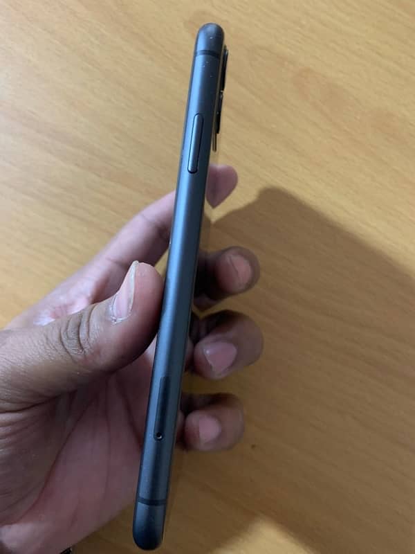 iphone 11 64 factory unlocked 0