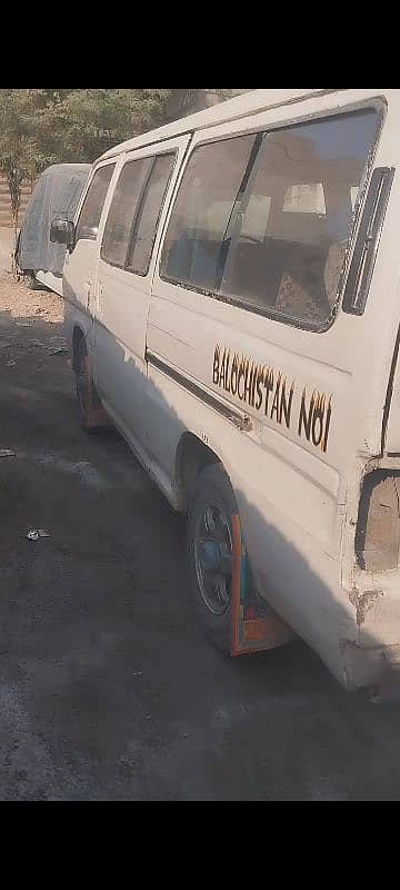 nissan urvan hiace 9