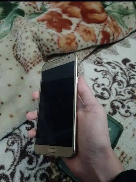 its SAMSUNG GALAXY J7 CORE 3/32 3