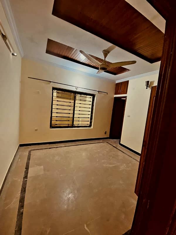 7 Marla Ground Portion for Rent in G-13 7