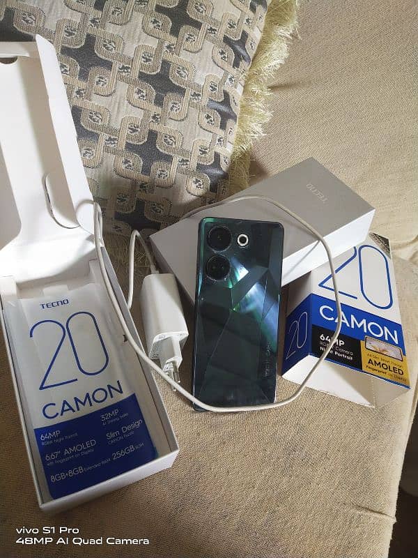 camon 20 16/256 3