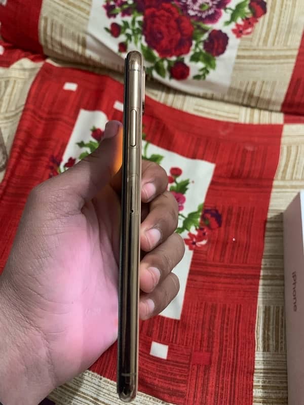 I phone xs max 8