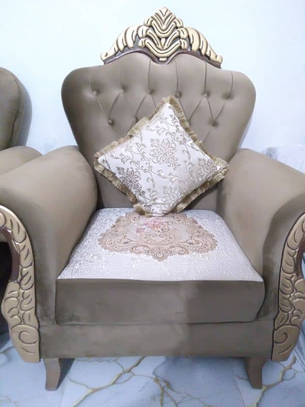 brown colour 5 seater  with coshion 2