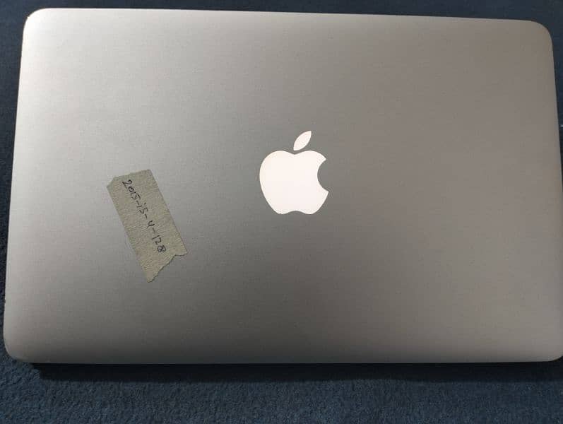 Apple Mackbook Air 2015 11inch 4/128ssd Core i5 Condition 10/10 1