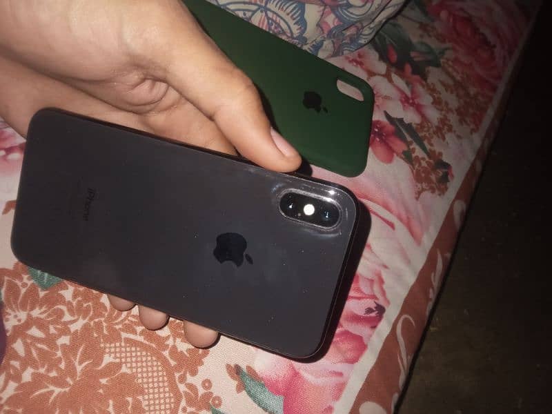 iPhone Xs 256gb location landhi 1 2