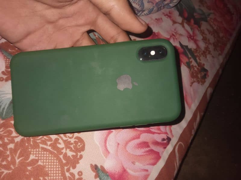 iPhone Xs 256gb location landhi 1 4