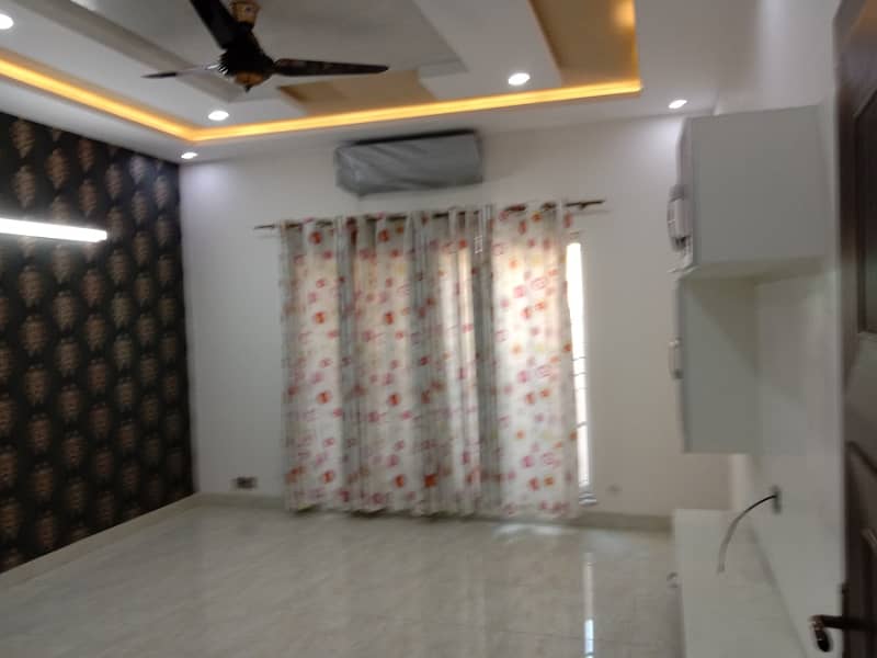 1 Kanal Full Basement Super Out House Prime Hot For Sale dha Phase4 2