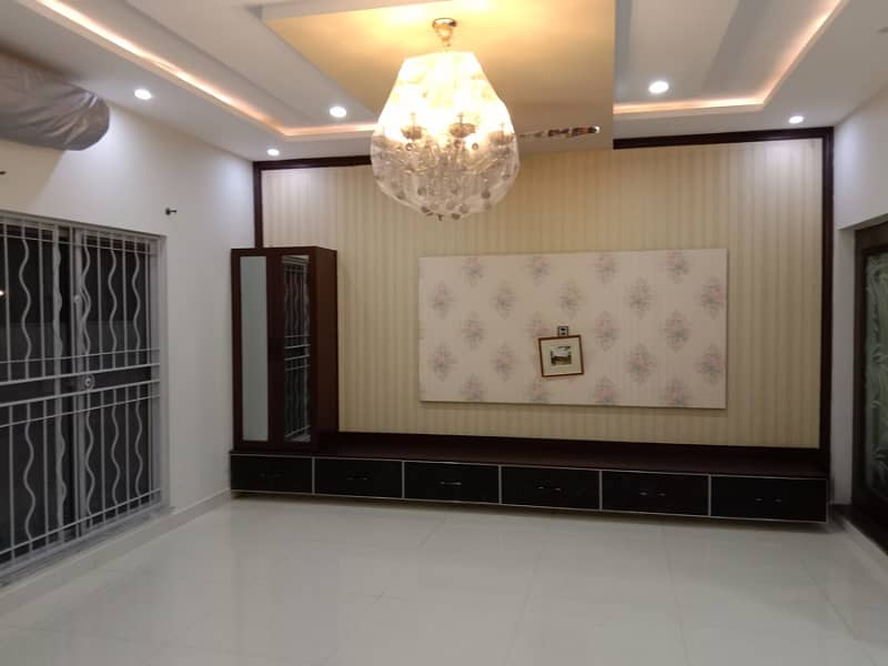 1 Kanal Full Basement Super Out House Prime Hot For Sale dha Phase4 8