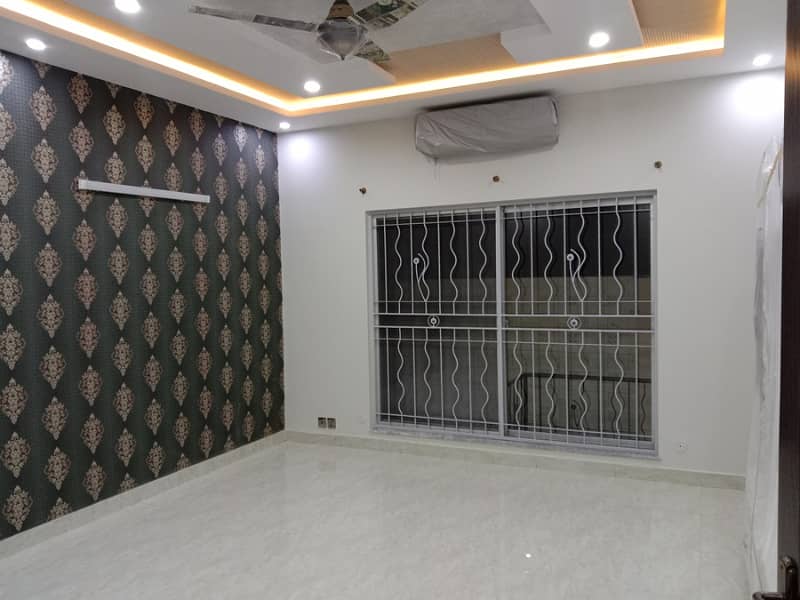 1 Kanal Full Basement Super Out House Prime Hot For Sale dha Phase4 12