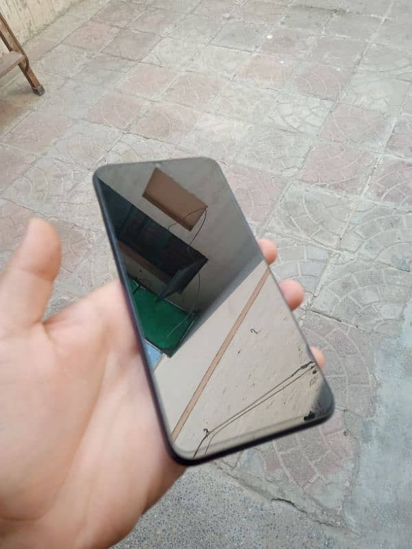 I am selling realme c11 complete box 4