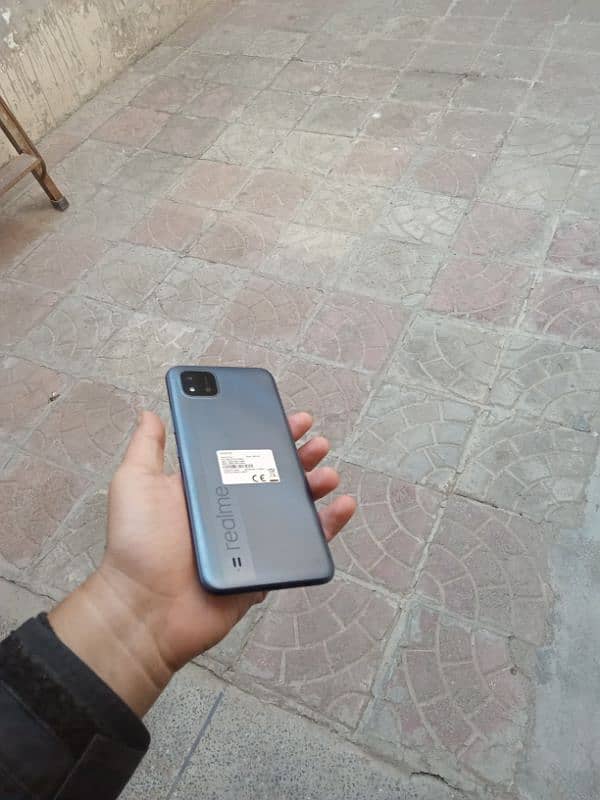 I am selling realme c11 complete box 7