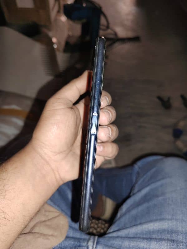 mobile bilkul ok ha koi falt ni ha no open no repair 3