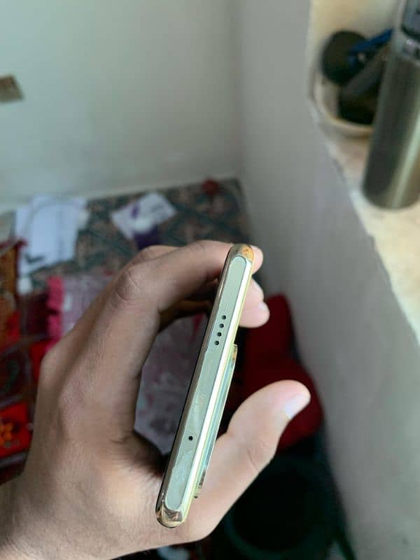 INFINIX ZERO 30 FOR SALE 4