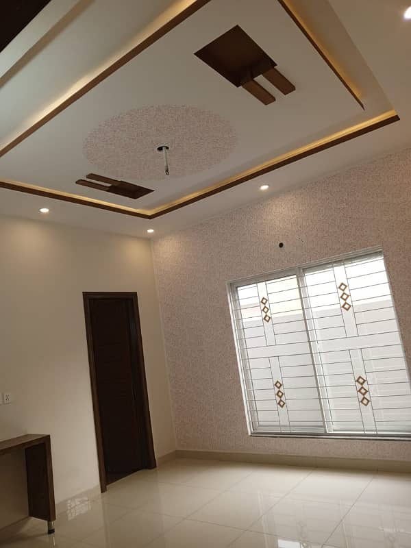 10 MARLA BRAND NEW HOUSE FOR SALE NEAR UCP ROAD LAHORE. 4