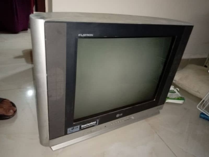 LG FLATIRON 21 INCH TV JUST LIKE NEW 0