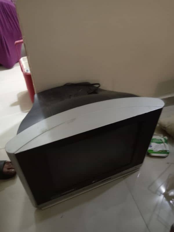 LG FLATIRON 21 INCH TV JUST LIKE NEW 3