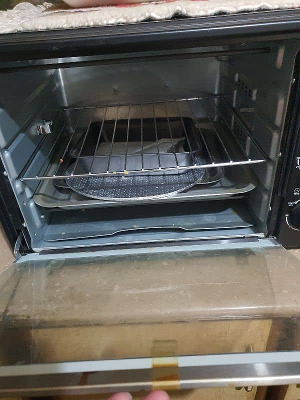 dawlanve oven in new condition. no any fault just shifting home 1