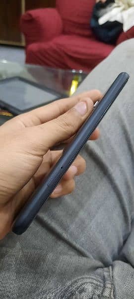 Google pixel 4a 4g in good condition 6gb 128gb pta approved back rough 3