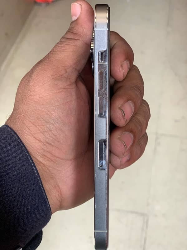 iphone 14 pro pta proved WITH box & Orignal Cable 10/10 condition 2