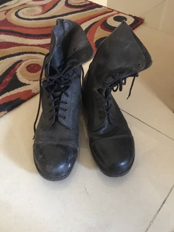 Army boots 0