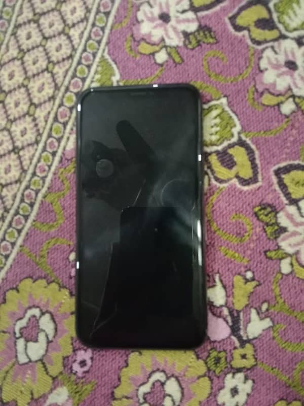 iphone 11 pro for sale in 10 by 10 condition 0