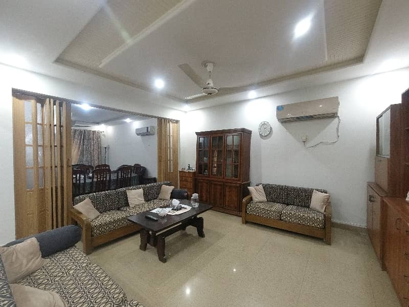 Fully Furnished 12 Marla House Available In Bahria Town - Safari Villas 3 For Rent 14