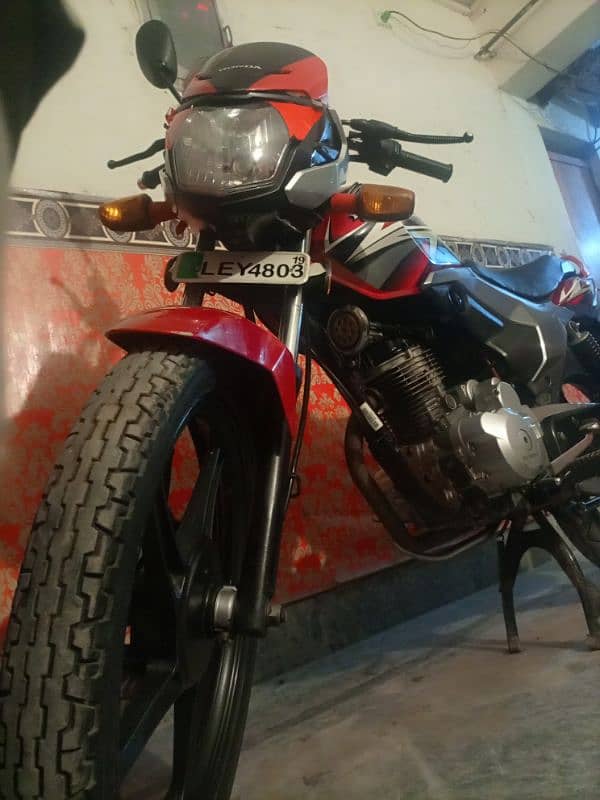 Honda 125F A+ condition, Red color 23000 km Driven Mileage 40/ Liter 1