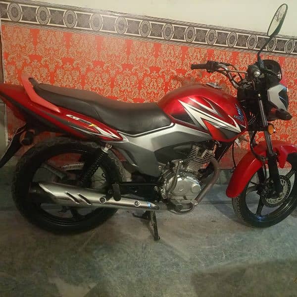 Honda 125F A+ condition, Red color 23000 km Driven Mileage 40/ Liter 6